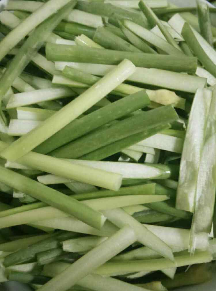 干锅蒜薹面筋步骤5