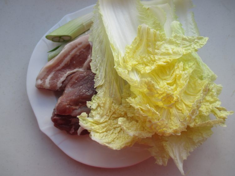 酱油白菜肉包子步骤1