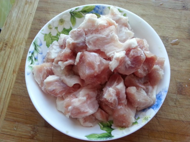 红烧肉面筋步骤1