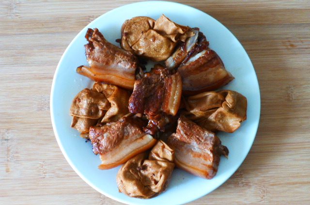 酒香百叶结烧肉步骤6