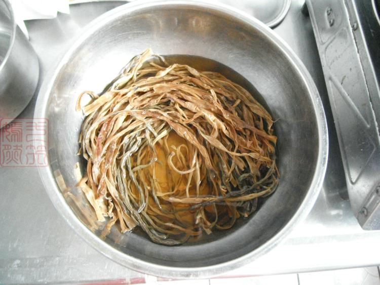五花肉烧干豆角步骤1