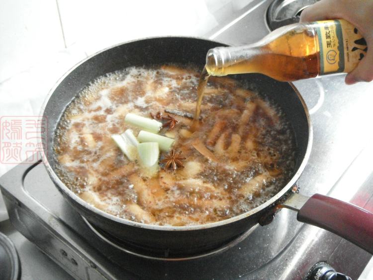 五花肉烧干豆角步骤8