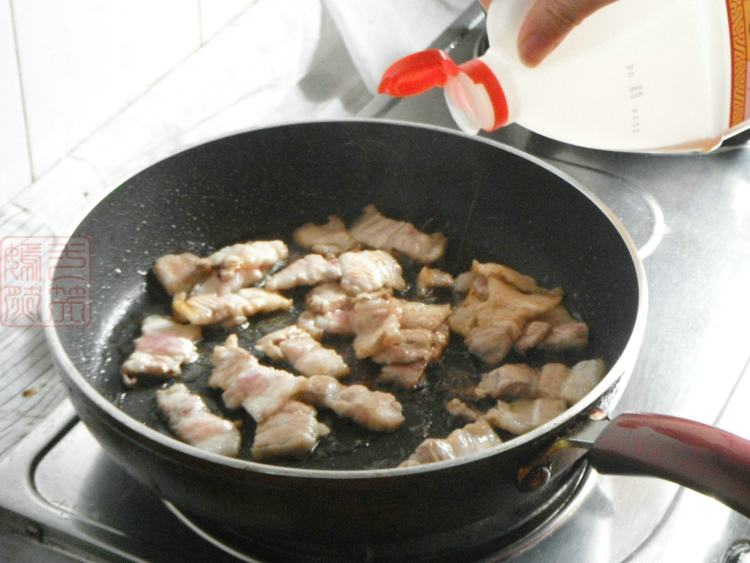 五花肉烧四季豆步骤6