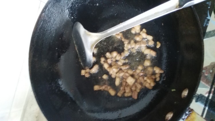 双椒肉丁炒鸡蛋步骤6