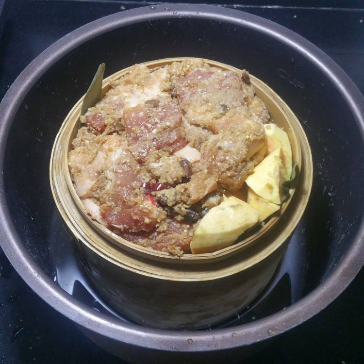 川味红薯南瓜粉蒸肉步骤13