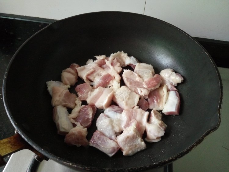 板栗红烧肉步骤3