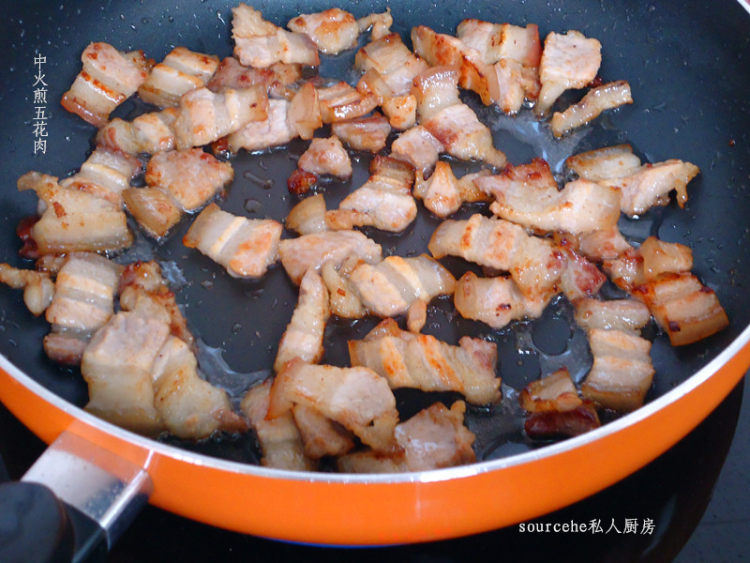 梅菜干炒五花肉步骤4