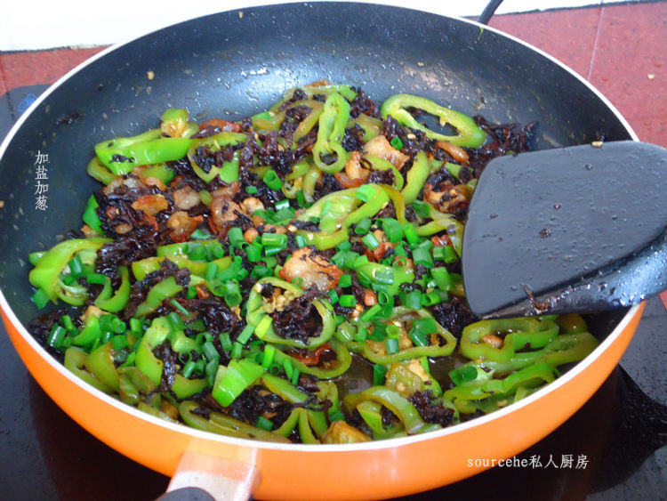 梅菜干炒五花肉步骤8