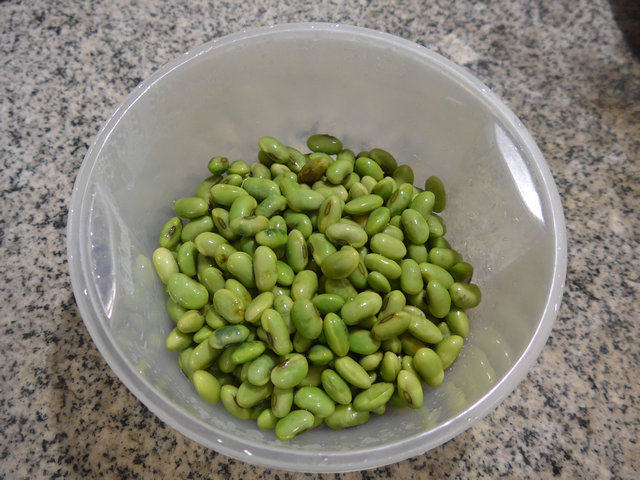 青黄豆五花肉汤步骤2