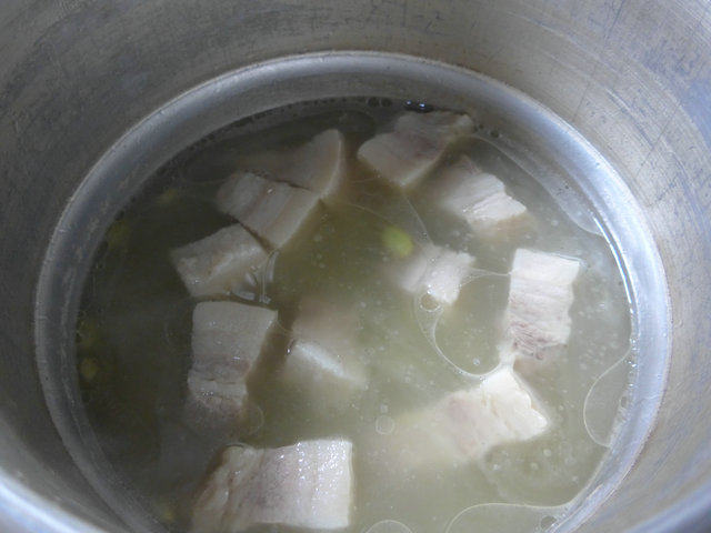 青黄豆五花肉汤步骤9