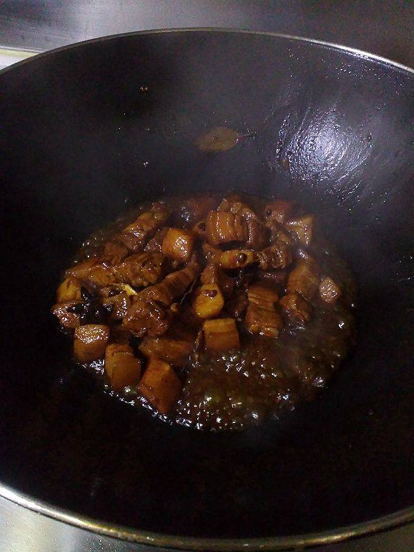 马蹄红烧肉步骤7