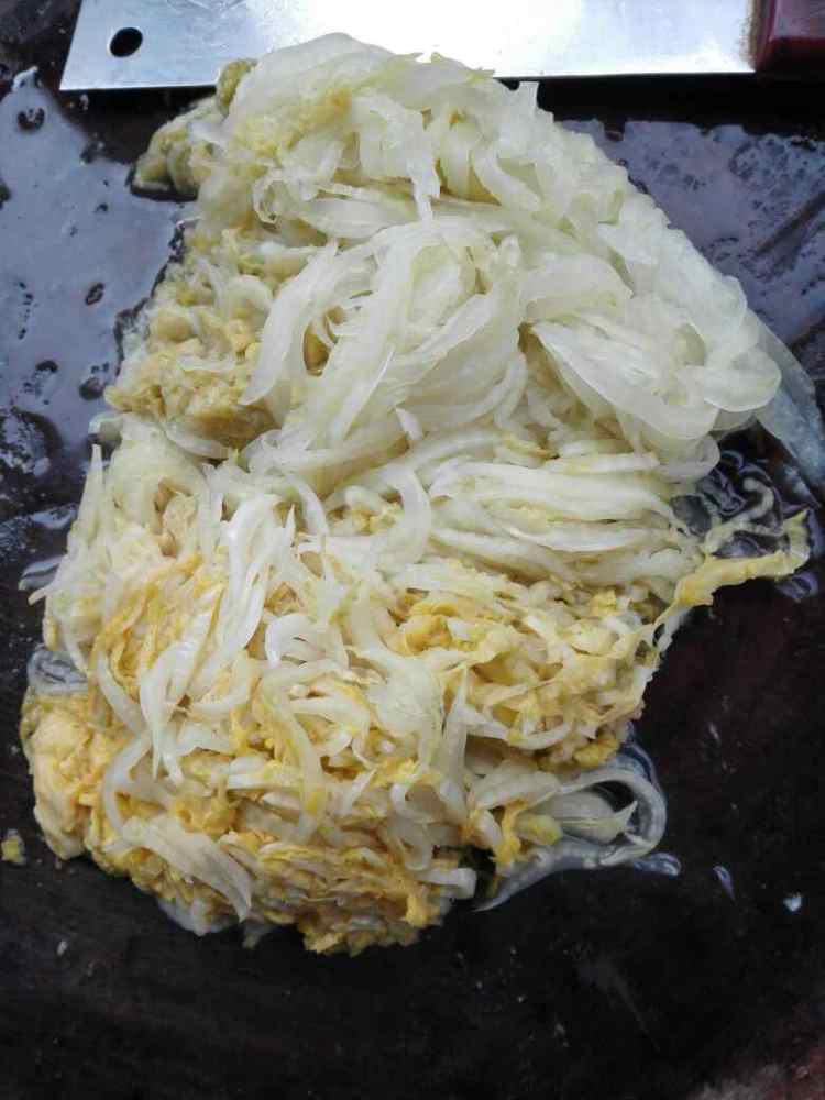 炖酸菜步骤2