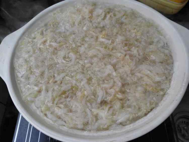 炖酸菜步骤9