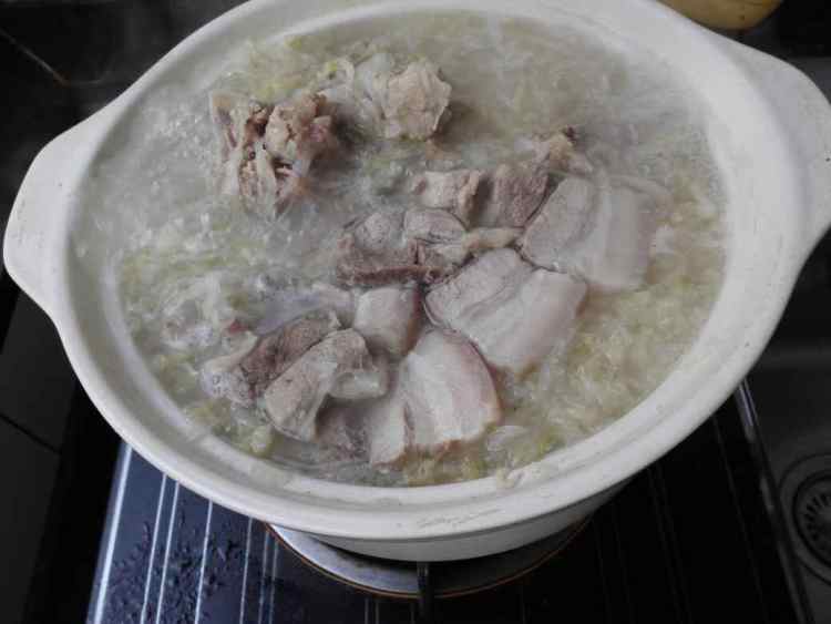 炖酸菜步骤10