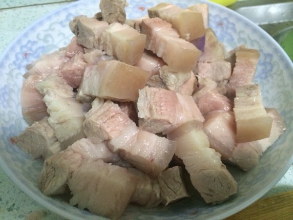 家常土豆红烧肉步骤3