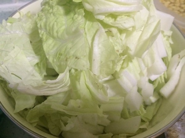 香菇炖白菜步骤2