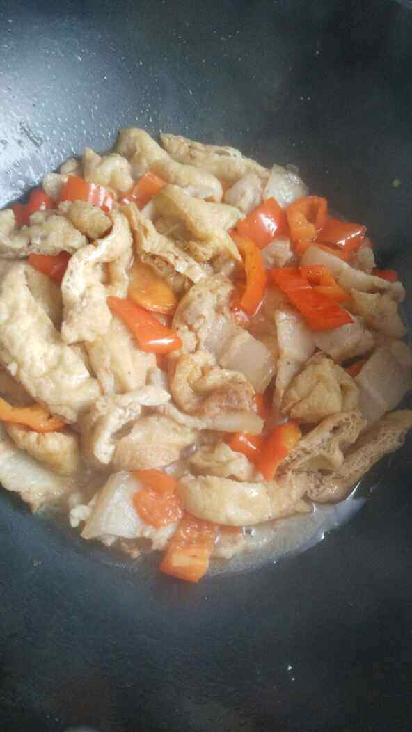 五花肉炒油豆腐步骤10