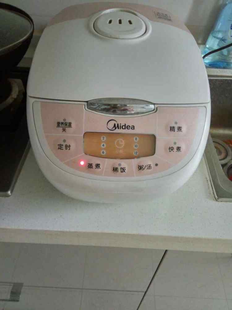 电饭煲版煲仔饭步骤7