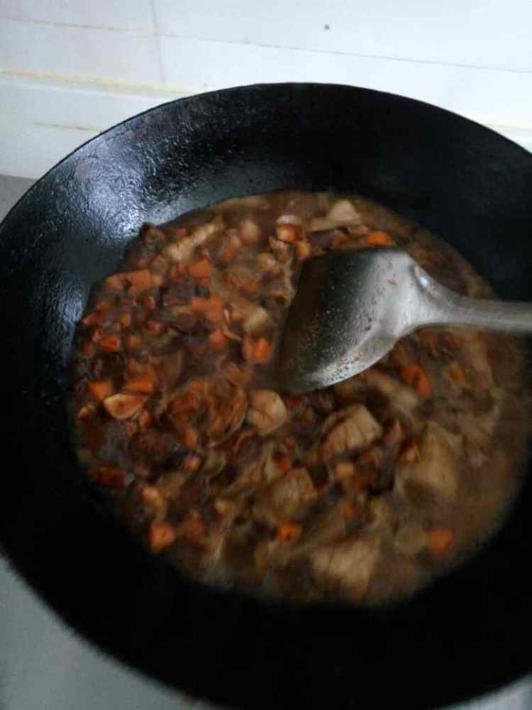电饭煲版煲仔饭步骤6