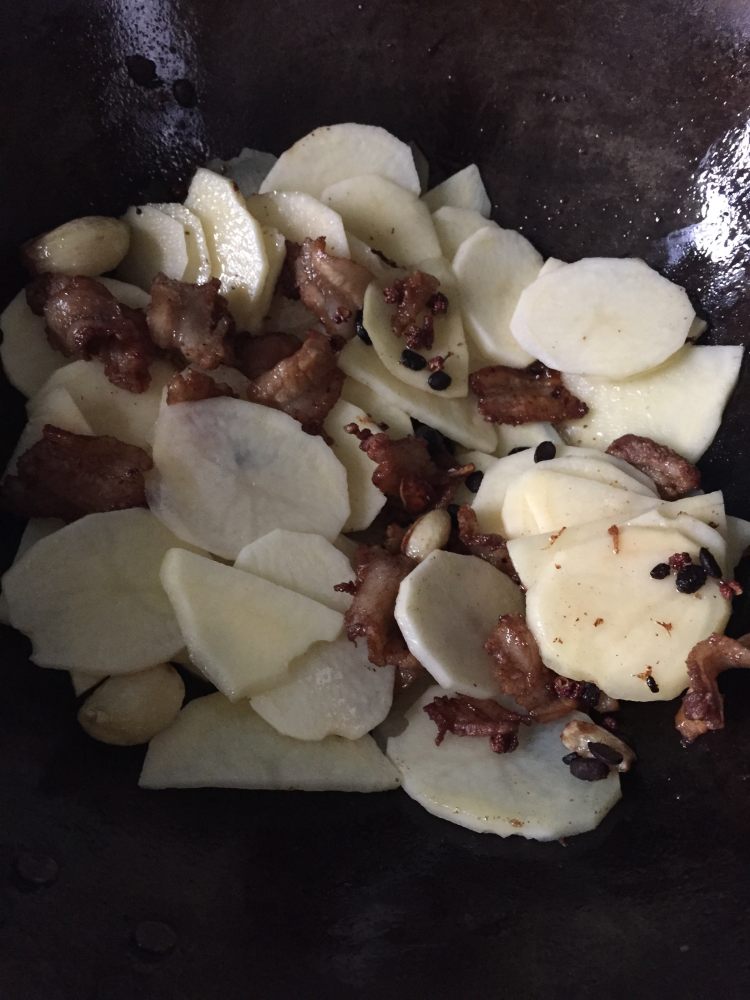 干煸土豆片步骤7