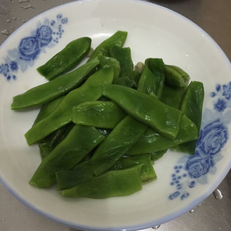 冻豆角炖土豆步骤2