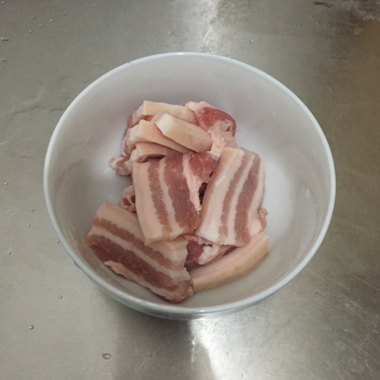 冻豆角炖土豆步骤1