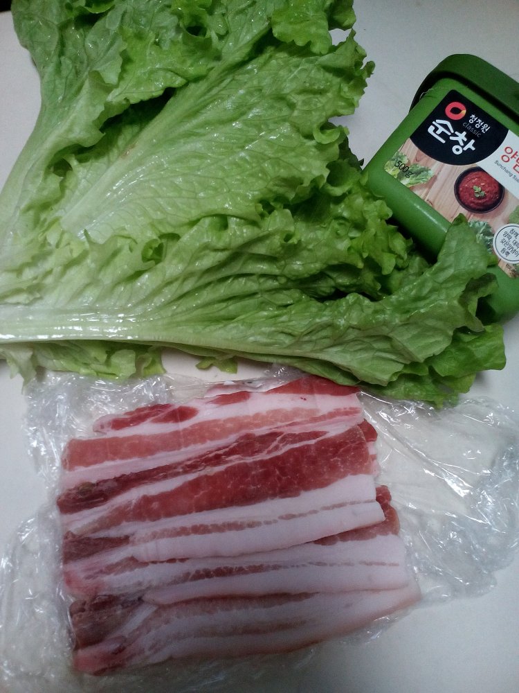 五花肉拌生菜步骤1
