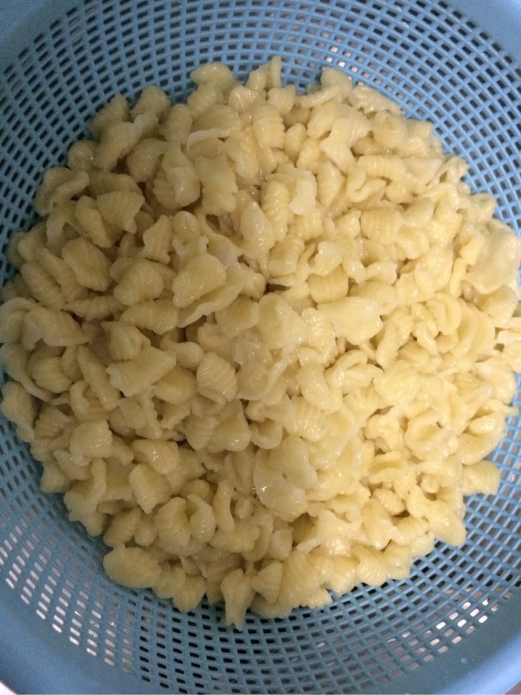 烩麻食步骤2