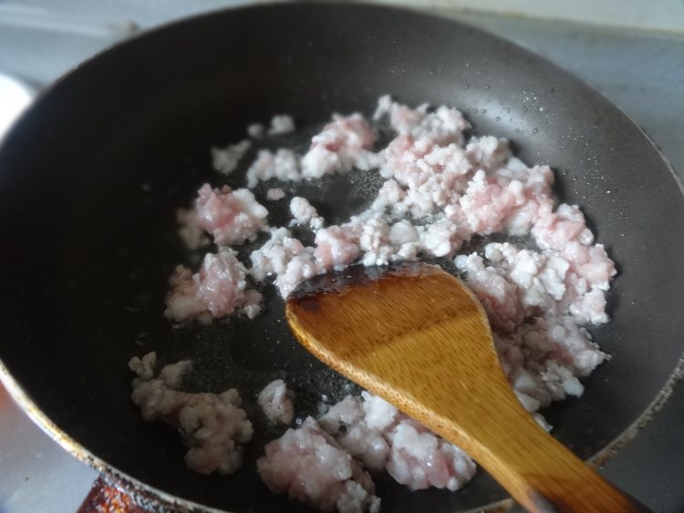 毛豆木耳蝴蝶面步骤2
