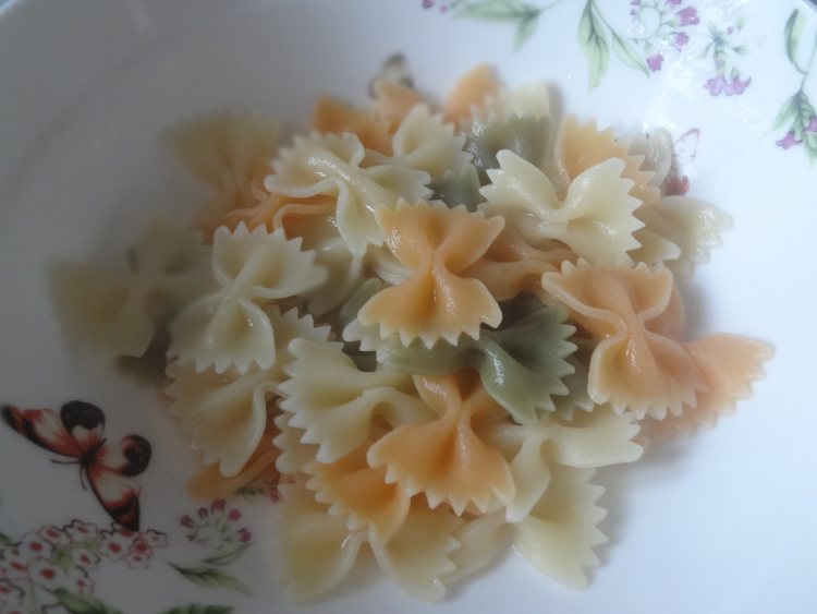 毛豆木耳蝴蝶面步骤9