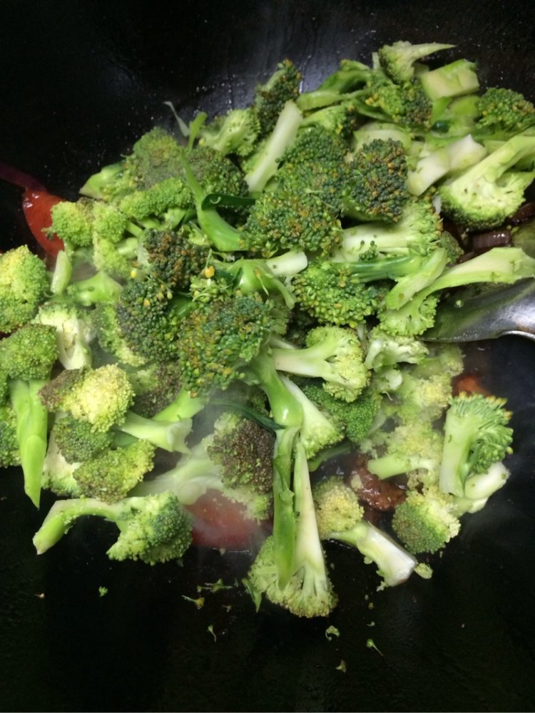 番茄西兰花炒肉步骤6