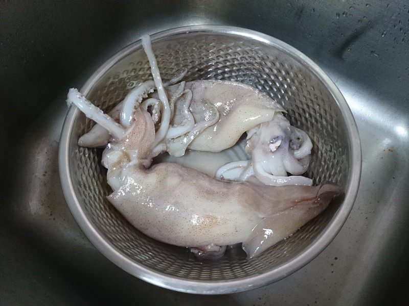 泡菜鱿鱼暖锅步骤1