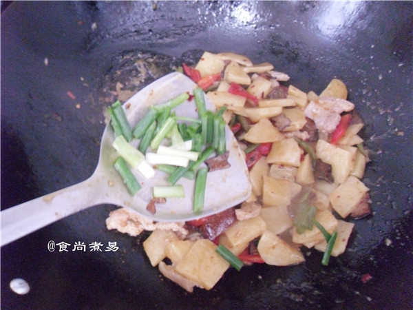 五花香干土豆片步骤9