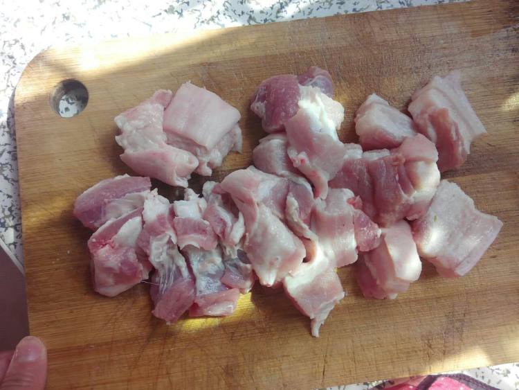莲藕烧肉步骤2