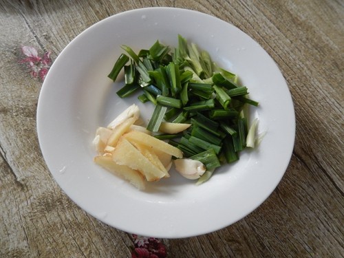 干煸五花肉杏鲍菇步骤4