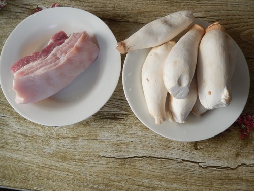 干煸五花肉杏鲍菇步骤1