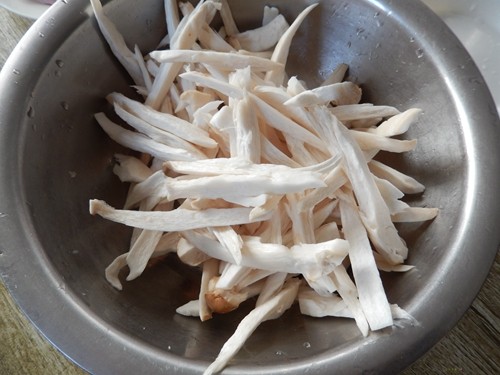 干煸五花肉杏鲍菇步骤2