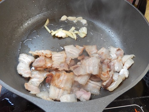 干煸五花肉杏鲍菇步骤6