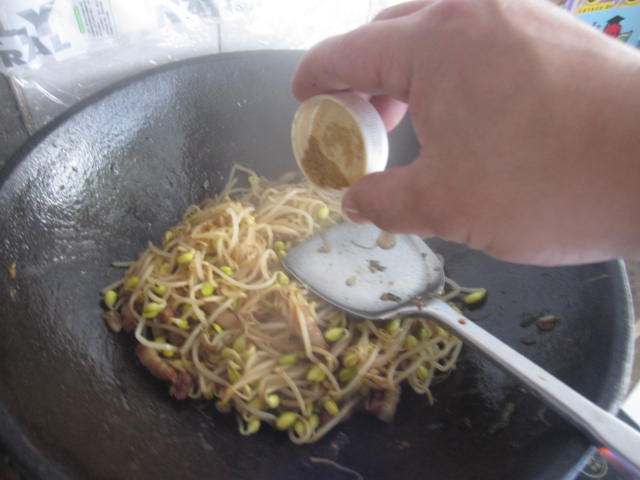 猪肉炒黄豆芽步骤11