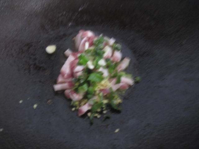 猪肉炒黄豆芽步骤5