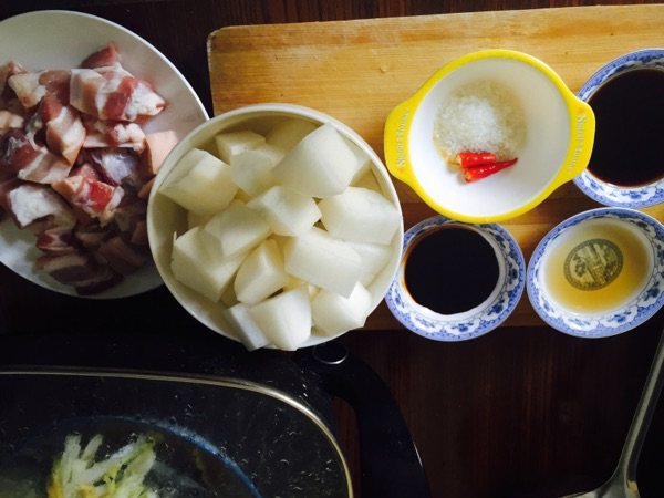 萝卜炖肉步骤1
