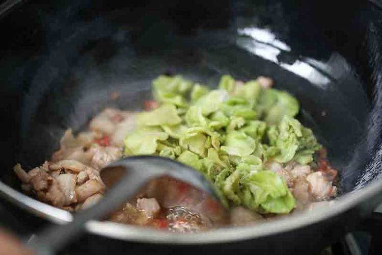 莴笋干肉片步骤6