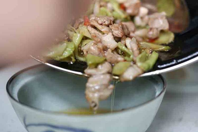 莴笋干肉片步骤8