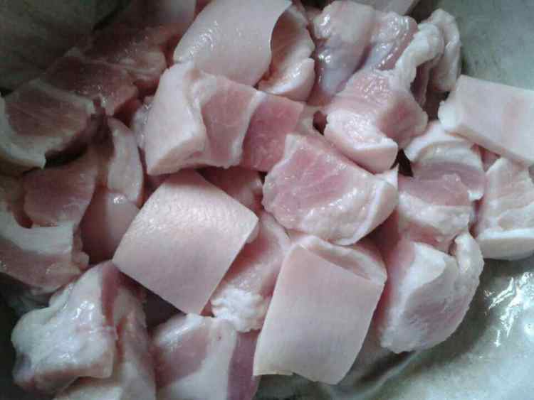 黄豆红烧肉步骤1