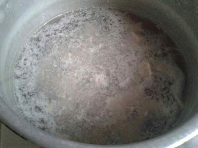 黄豆红烧肉步骤2