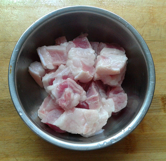 茭白烧五花肉步骤2