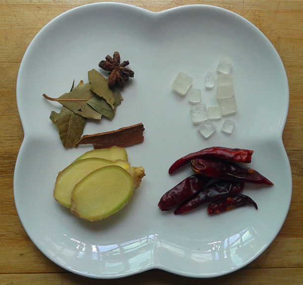 茭白烧五花肉步骤5