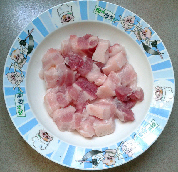 五花肉焖烧板栗步骤3