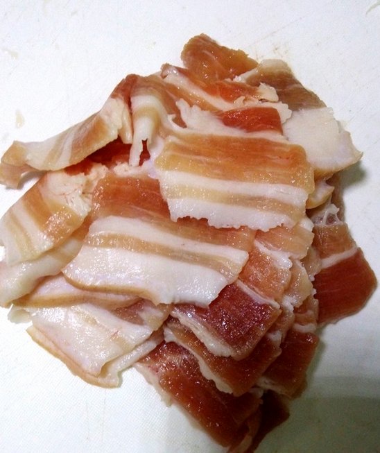 东北酸菜炒五花肉步骤2
