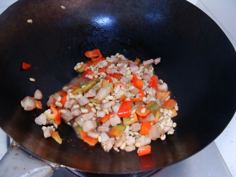 绿豆炒五花肉步骤8